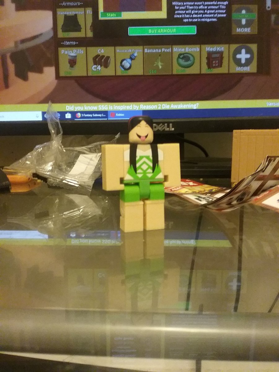 Stella Astreastela On Twitter I Bought A Roblox Toy At Toys R Us Because Toys R Us Is Closing And I Got Beeism O Roblox Robloxtoy - roblox toys r us malaysia