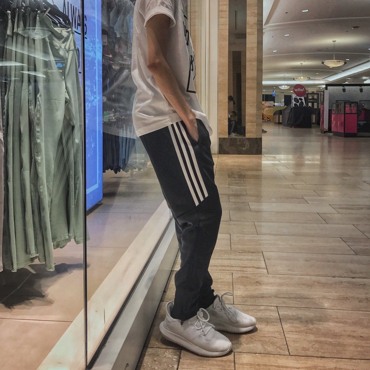 danielbantatua's tweet photo. #adidastiro17 👖#tubularshadow 👟 https://t.co/UvHqgBjMtj