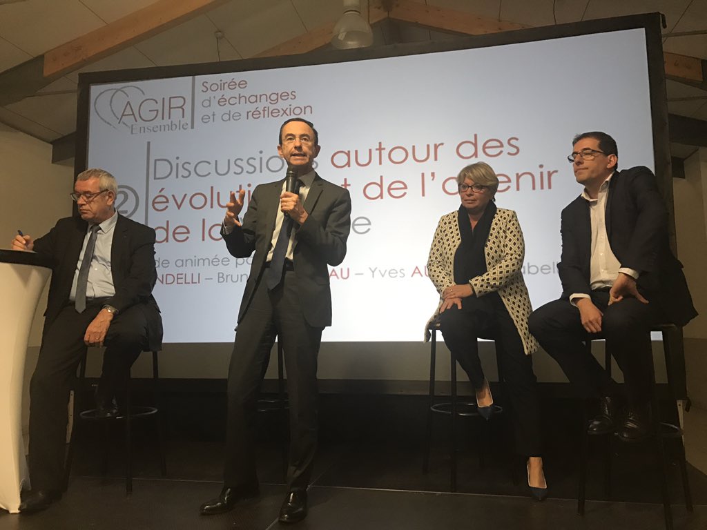 acharpentier85's tweet photo. #AgirEnsemble proposait une conférence sur notre territoire et son avenir, avec la participation de @DominiqueReynie. Une présentation intéressante et de nombreuses réflexions et perspectives pr nos territoires et en particulier la #Vendée dans ce monde toujours plus décentralisé https://t.co/FKHUfHoVtJ
