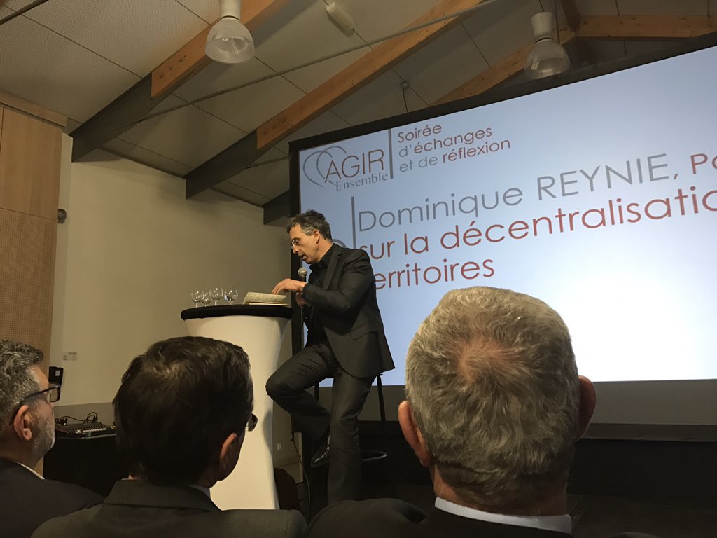 acharpentier85's tweet photo. #AgirEnsemble proposait une conférence sur notre territoire et son avenir, avec la participation de @DominiqueReynie. Une présentation intéressante et de nombreuses réflexions et perspectives pr nos territoires et en particulier la #Vendée dans ce monde toujours plus décentralisé https://t.co/FKHUfHoVtJ