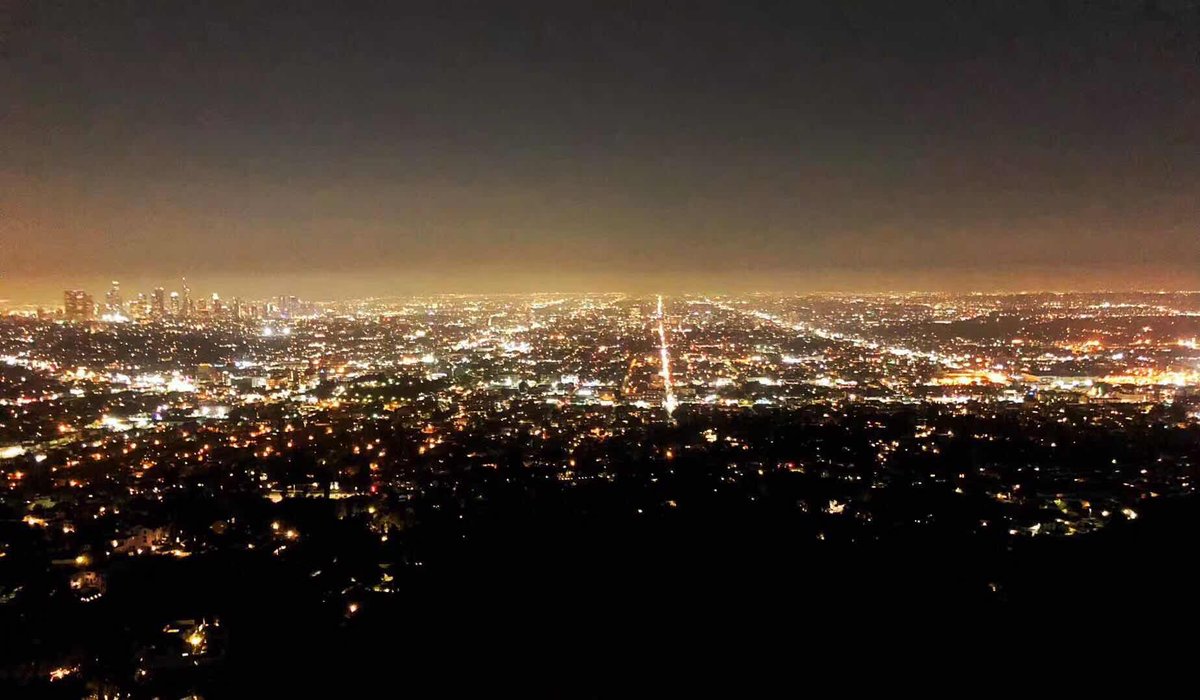 wanglibo0910's tweet photo. -What made you to achieve success?
-Have you ever seen the scene of Los Angeles at 4 am? I see often, because I have been starting training at that time.
By Kobe Bryant https://t.co/HaZusSIXl8