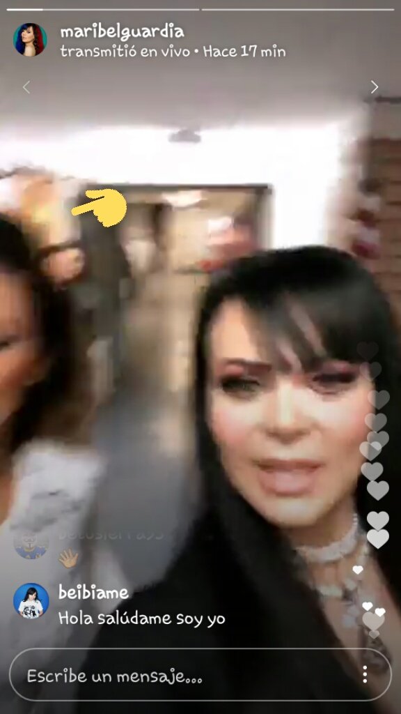 cecyjarquin_'s tweet photo. La Queen cuándo ve a su BFF con otra😭💔okno!! Jajajaja
@victoriaruffo31 @MaribelGuardia la Queen en la puertita viendo nomas!! No se pero tienen que subir foto o video jajajaja para calmar al Team #RuffoGuardia 👭 https://t.co/oDwdvqBU6P