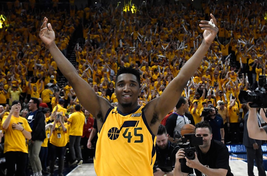 nbastats's tweet image. Donovan Mitchell becomes the 4th rookie in NBA history to notch 35+ points in a playoff series-clinching win. With his 38 points tonight, only Wilt Chamberlain (53 points), Kareem Abdul-Jabbar (46 points), and Magic Johnson (42 points) have recorded more. #NBAPlayoffs #NBARooks
