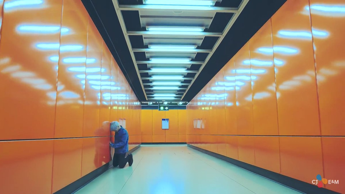 サンゲ على تويتر The Rose Mv 見たらやっぱり 好きな声の子はこの金髪の リーダーでありボーカルのウソン くんって子だった ツインボーカルでドジュンくん って子もいい声だけどウソンくん は抑揚のつけ方と声が最高なんだな 私が苦手な病み系のビジュアル だけど