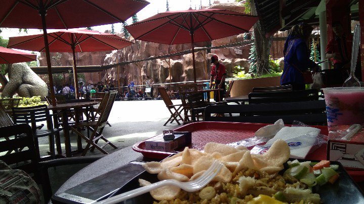 Ice age antrinya panjang yah... <a href="/VIVAcoid/">VivaCoid</a> #1newstainment #famdayfundayviva