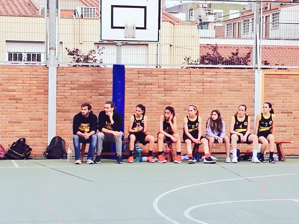 ASRBasketAlmeda's tweet photo. 🏀 @BSGR1962 34 - #IF3ALM 42

Ens encanta entrenar dia a dia, però acabar la setmana jugant en divendres sempre és genial!!

#goAlmeda #jornadaAlmeda #basketAutèntic https://t.co/0HzuLrYVFT