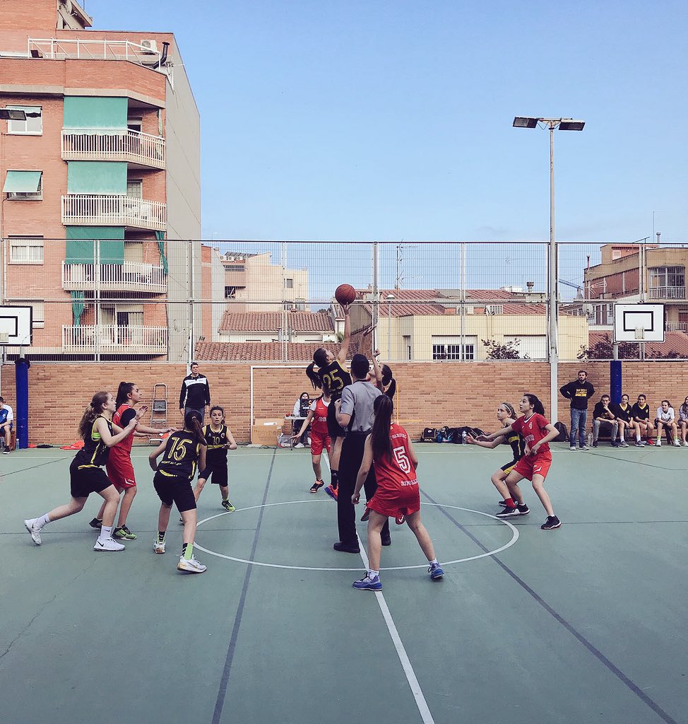 ASRBasketAlmeda's tweet photo. 🏀 @BSGR1962 34 - #IF3ALM 42

Ens encanta entrenar dia a dia, però acabar la setmana jugant en divendres sempre és genial!!

#goAlmeda #jornadaAlmeda #basketAutèntic https://t.co/0HzuLrYVFT