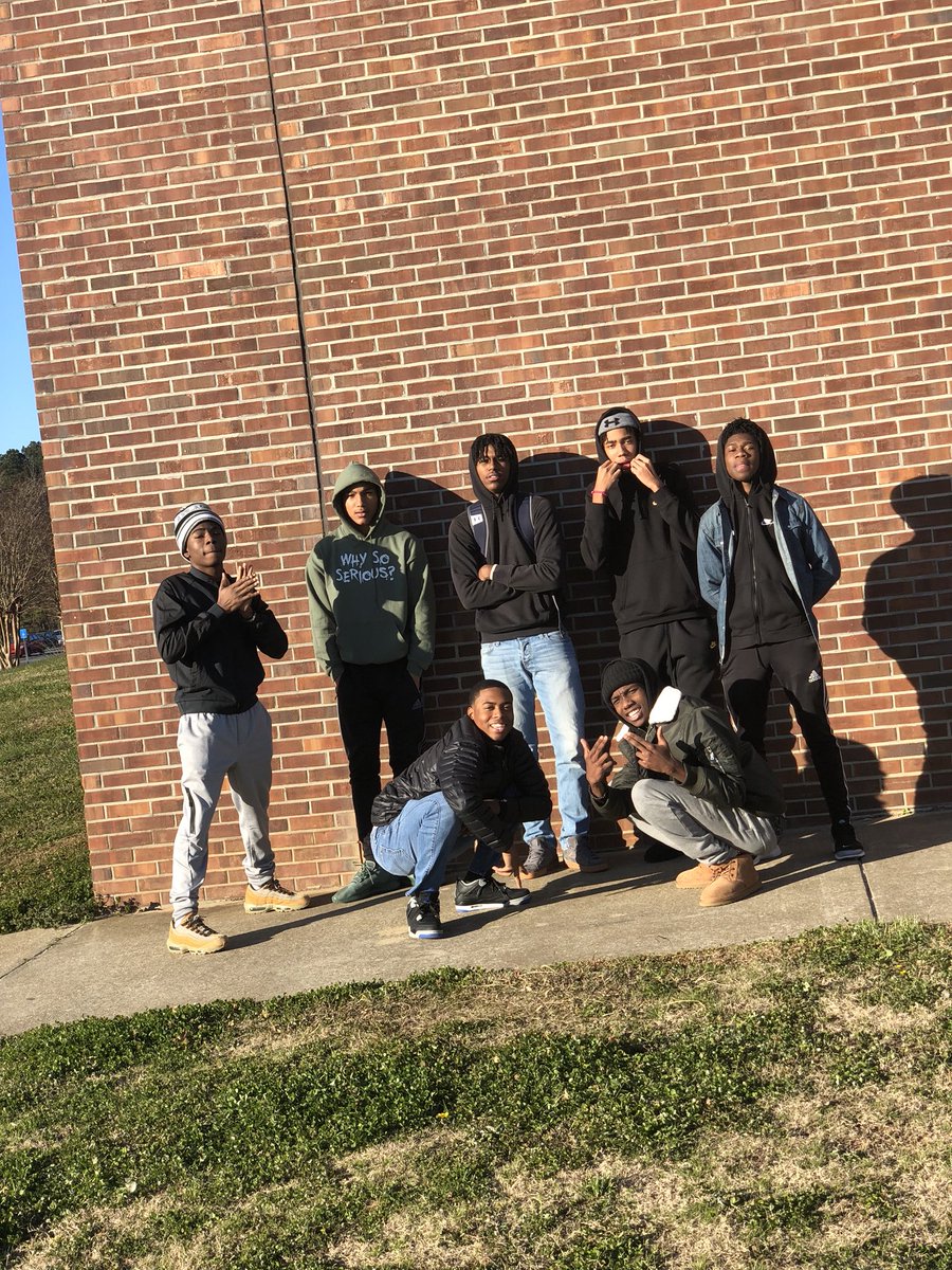 Koolasoneil_'s tweet photo. @Darryl_Felker @djperson928 @Spot_light3 @CTate_5 https://t.co/wtxNiNDx7G
