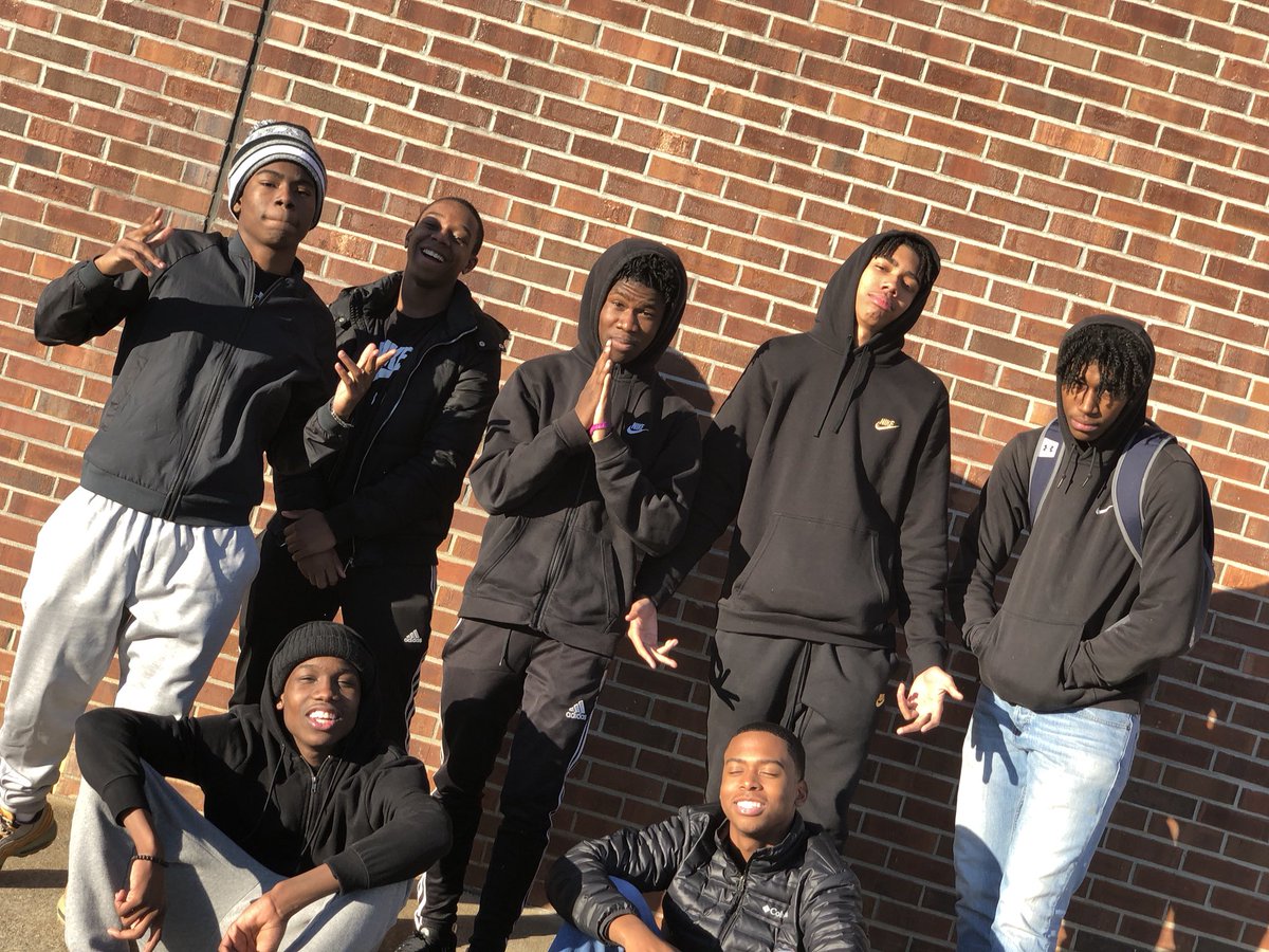 Koolasoneil_'s tweet photo. @Darryl_Felker @djperson928 @Spot_light3 @CTate_5 https://t.co/wtxNiNDx7G