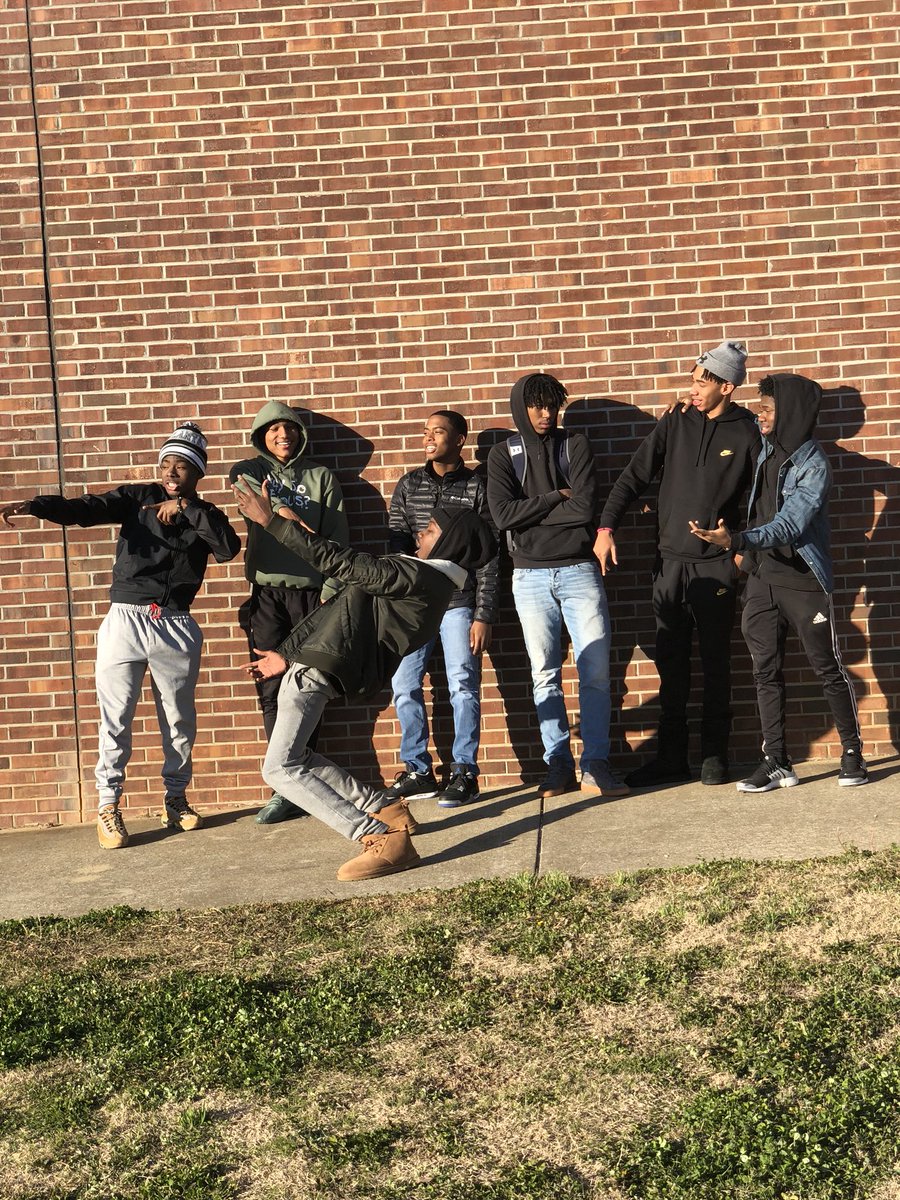 Koolasoneil_'s tweet photo. @Darryl_Felker @djperson928 @Spot_light3 @CTate_5 https://t.co/wtxNiNDx7G