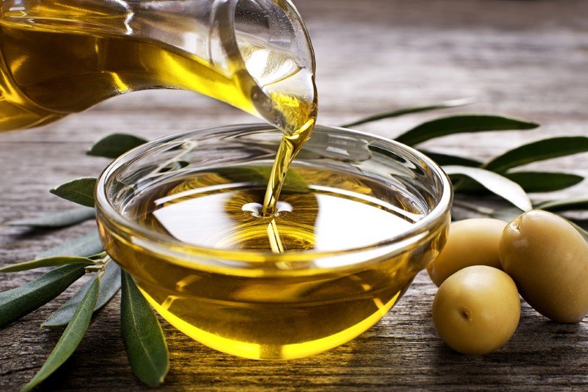 tabernasmadrid's tweet photo. Aceite de oliva, la guía definitiva: qué variedades convienen a cada plato (y cuando usar girasol): El olivo es, junto al trigo y la vid, el cultivo básico de la agricultura mediterránea, que ha moldeado desde hace milenios nuestra gastronomía. El aceite… https://t.co/yIsO6NUm9S https://t.co/13ruXHLWVc