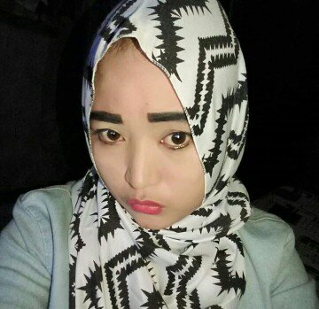 Jamdian2's tweet photo. Cantik ga ya kalau pakai hijab https://t.co/VuEusbbFqv