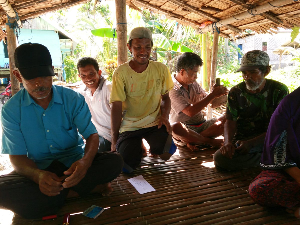 Asnawat60602664's tweet photo. Sabtu dalam tugas,bongkar muat hasil tangkapan nelayan sulaa n listing kusuka @BRPBAP3_Maros @mzulficar #semangatluhkankotabaubau# https://t.co/S3AgC2yIHv