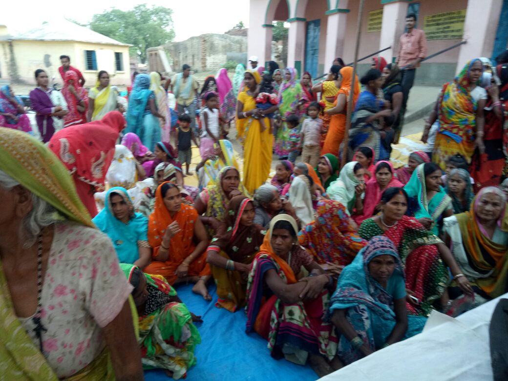 buxar_lsba's tweet photo. Sandhya Chaupal organized at Nawangar block in athar pancayat in the leadership of BDO,BC and panchyat nodal in order to motivate community for IHHL construction and its usage @swachhbharat @LSBA_Bihar #zsbp https://t.co/UgLjyeZ1JJ
