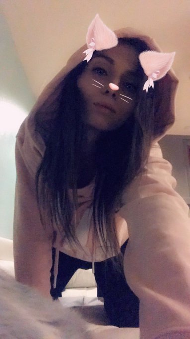 Meow. https://t.co/CAb5EXqwwT