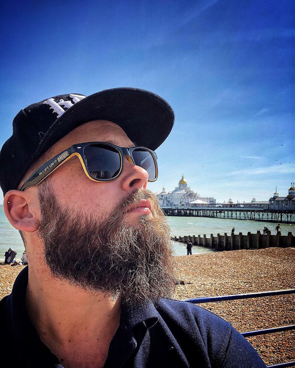 tbbclub's tweet photo. #SidebeardSaturday with Matt Cole of Rugby, Warks #beards #BeardTweet New #TBBClubman &amp; #iBeardclub #moderator #brownbeard #father #family #vaper #gamer #films #music Matt says, "I have a Beard. I Vape. I'm married with 2 Great Kids. I play games on PS4 &amp; I am into motor racing." https://t.co/hM5VKdpEk5