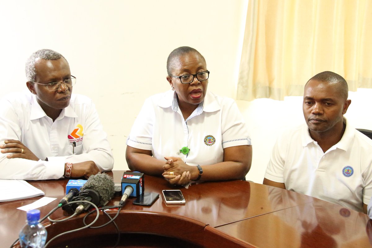 Kenya Railways signed a contract with Pacific International Line (PIL) 
 to entirely transport PIL Containers to the Inland Container Depot Nairobi(ICDN) by the Standard Gauge Railway (SGR). KPA MD Catherine Mturi-Wairi witnessed the ceremony. <a href="/TransportKE/">Ministry of Roads and Transport | Kenya</a> @JamesMacharia_