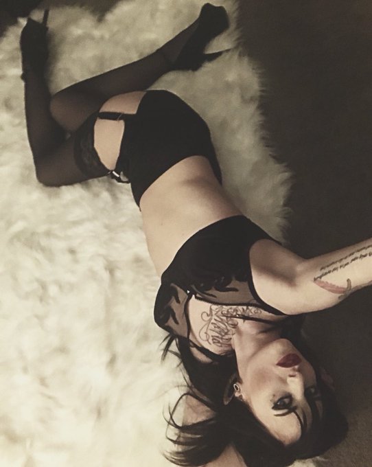HEY PHOENIX 🗣 Come see me at @legirlsaz💋 tonight! I&rsquo;m here til 4am 🧛🏼&zwj;♀️ https://t.co/Gp5ZmCkYDH<a class="tags" target="_blank" title="On Twitter" href="/?out=eyJ0eXAiOiJKV1QiLCJhbGciOiJIUzUxMiJ9.eyJpYXQiOjE3MjUzMDEyMTcsImlzcyI6InR3cG9ybnN0YXJzLmNvbSIsIm5iZiI6MTcyNTMwMTIxNywiZXhwIjoxNzU2ODM3MjE3LCJyZWRpcmVjdF91cmwiOiJodHRwczovL3R3aXR0ZXIuY29tL2xlZ2lybHNheiJ9.ly-SN9le9oZKlFtwWSZqTsAYLNLd-alZ_63M_o-pF5fewJprfpr1OJAoVf8KNK8zjT5157rPzBtobkUJd8Reuw">@legirlsaz</a><a href="/tag/mvsales"class="tags"><span>#mvsales</span></a>