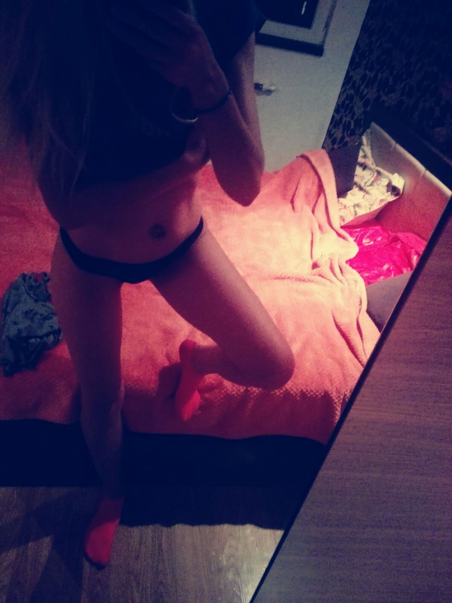 QueenSrah's tweet photo. whos is ready for a #rtgame ? dm me 😂💰 @RTP1G @BrokeRTPig @rtgamefinder @RTfindoms @RTfucker @DirkHooper @RTPork @RTplaything @RTmutt @RT4fet @RT4FD @RT4D1 @RTFINDOMPAGE @RTPiggy4 @RTpindick https://t.co/O9zgXOOKvY