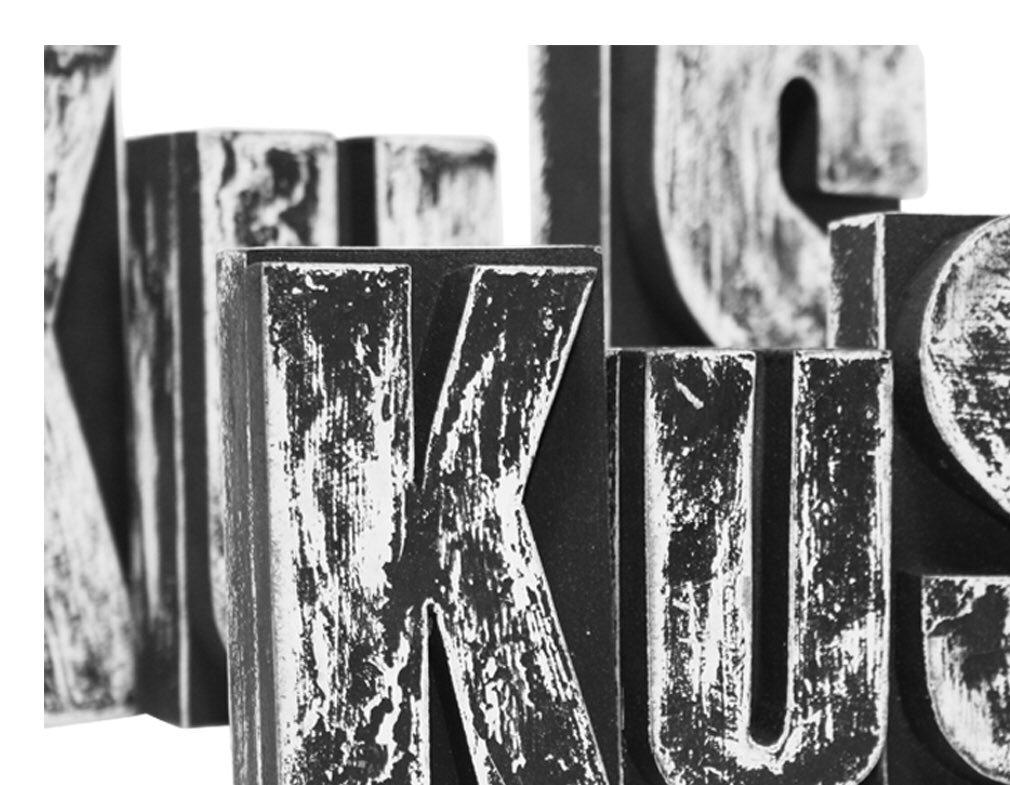 ByEssay's tweet photo. Kus for sale via onze webshop! #handmade #typografie #forsale #scratchlook #black #wood #large #buildlikeagirl #accessories #industrialdesign #design #customized #doityourself #diy #diyhome #homestyle #homeinspiration #homedecor https://t.co/SA2qkWZewI