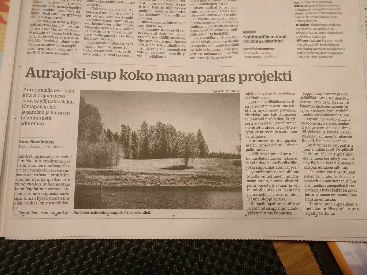 JCIAuranmaa's tweet photo. Tänään @turunsanomat. ”Nähdessämme Auran alikulkusillalla nuorten tekemän maalauksen kotikylältään, jossa suppailijat etenivät joella, ymmärsimme , että olimme todella onnistuneet muuttamaan jotain.” #aurajokisup #jcifi2018 #jciauranmaa https://t.co/oj7NLqc6LP