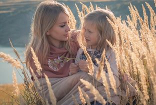 Crlcia's tweet photo. ¿Qué hacer ante un berrinche de tus hijos? https://t.co/Zy2vmuFdWU https://t.co/B6q0Kexypp