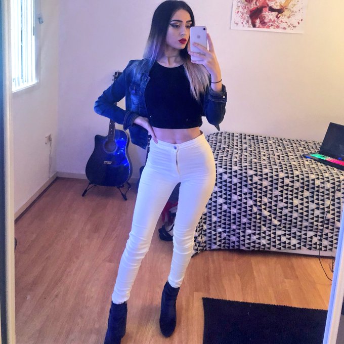 Watch melly's leaked NSFW photo on TwXstars