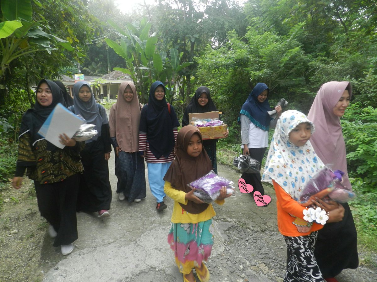 ukijaaumy's tweet photo. TEBAR JILBAB || Seputar TPA As-Syifa, 21 April 2018 https://t.co/2ZYNep099e