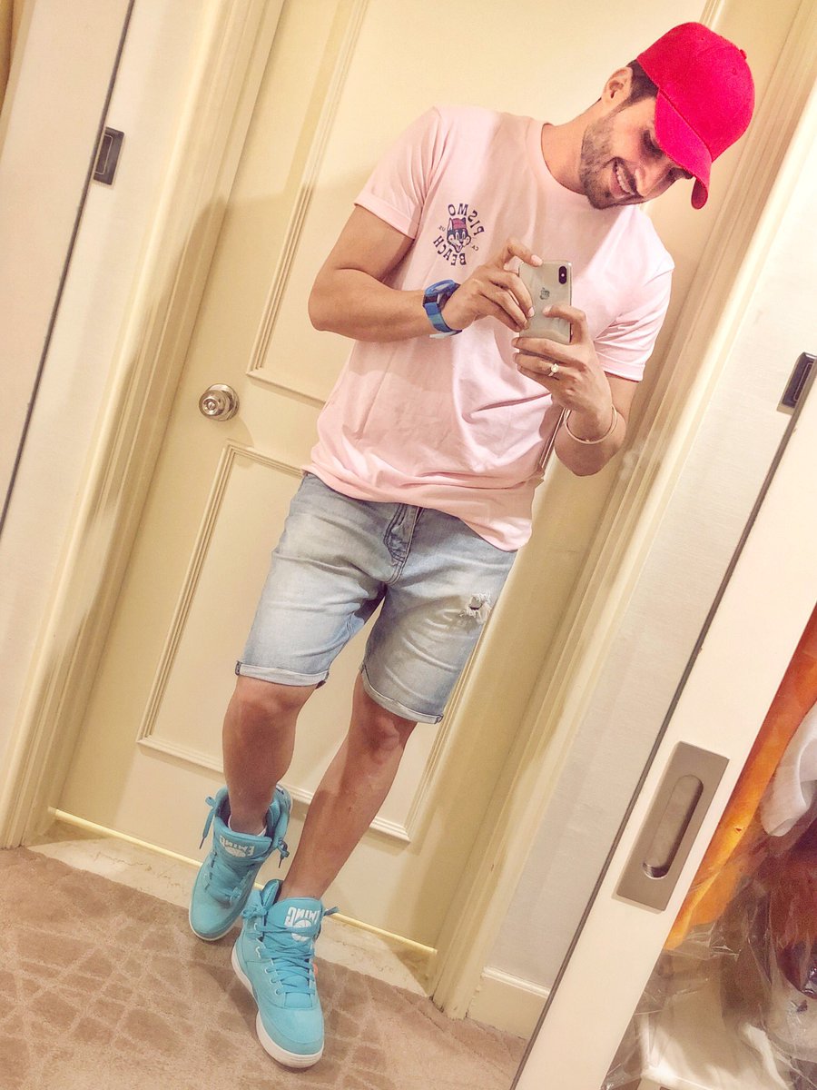 jassiegill's tweet photo. Album title kar dayie announce jaldi 😬
Any guess ki ho skda ?
Sbnu pta thonu title vaise 🙈 https://t.co/M8MsJKIYKu