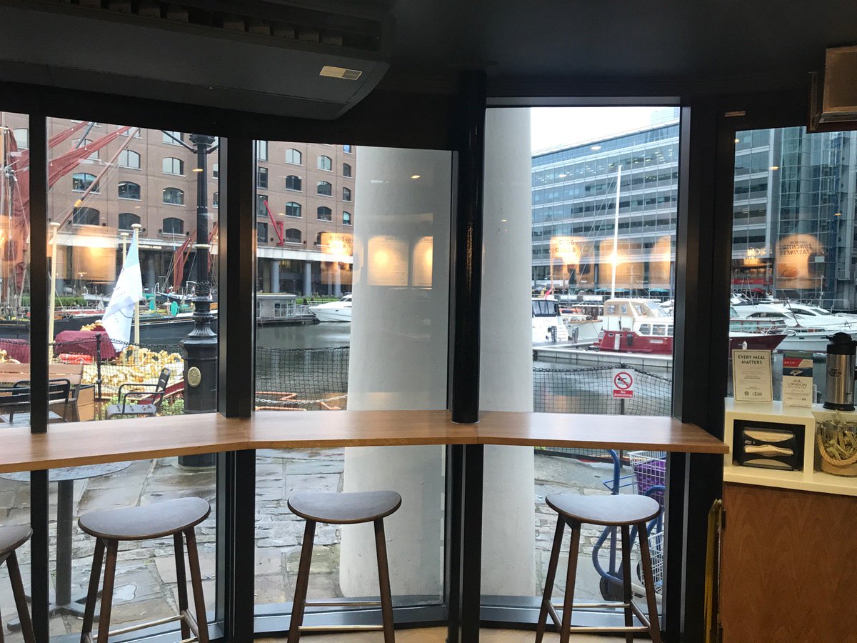 Hello, grey Saturday! (at <a href="/StarbucksUk/">Starbucks UK</a> in London, Greater London) swarmapp.com/c/5Tjd23LURB3