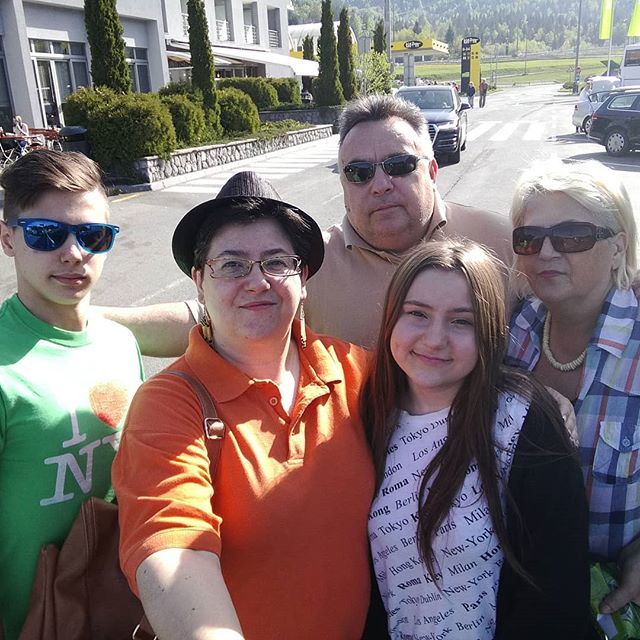 GETreport's tweet photo. Pojačani novom generacijom, krećemo na još jedna G.E.T. lutanja 🍪🛣🍷🍴🍾 G.E.T.-ova lutanja vol.12
#ontheroadagain
#GETlutanja #GETreport #traveler #winetraveler #winelover #lifelover #foodie #thatwayoflife #lovemyjob #samoljubav #onlylove #Croatia … https://t.co/Dt0AbWnuH8 https://t.co/CuiNKKlAaC
