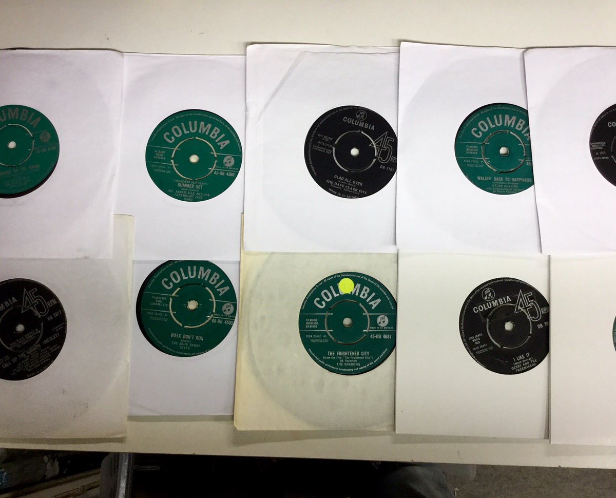 OxfamBuckingham's tweet photo. Fab #60's #singles #45rpm @OxfamBuckingham. #DaveClark5 #Gerry&amp;Pacemakers #cliffrichard #shadows #helenshapiro &amp; more #vinyl #records #buckingham #bucks from 99p! 😎 https://t.co/txcWEA7LPJ