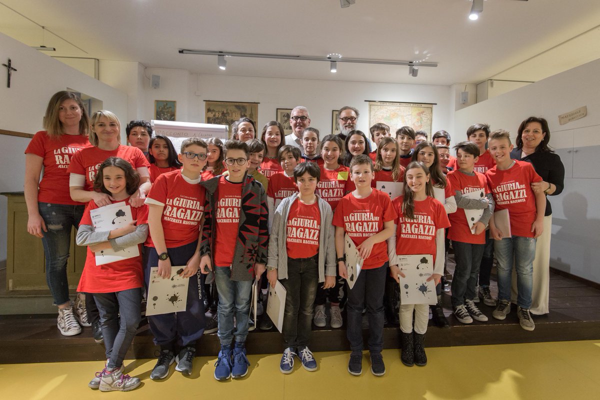 ComuneMacerata's tweet photo. @mcracconta dal 2 al 6 maggio per i più piccoli al @MuseoRicca oltre 10 appuntamenti #laboratori, #letture #narrazioni #NottedeiRacconti con #SimoneMaretti che leggerà il racconto scelto dalla #giuriadeiragazzi #maceratacittàdellibro https://t.co/XikNkuHq6P https://t.co/0u1QMUqmW4