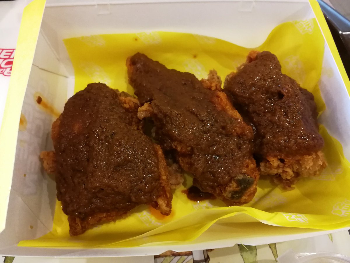 hellenus's tweet photo. Nene Chicken actually did #crispyrendang https://t.co/LYYnuo4zWx