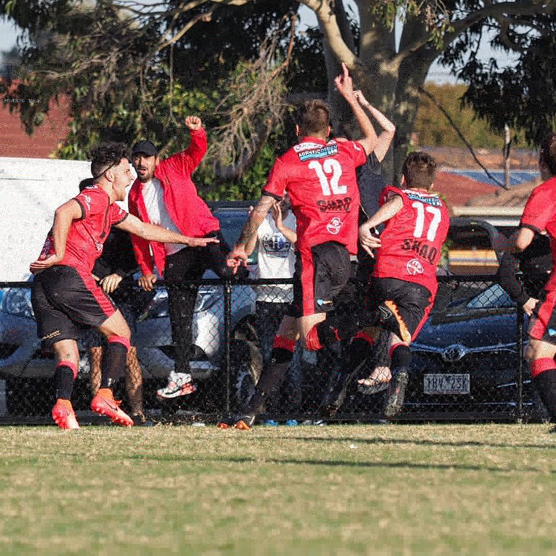 TheManITStands's tweet photo. North Sunshine has come out on top in a pulsating second half display with three clininal goals to overrun Preston Lions 3-1.

@NSEFC @prestonlionsfc @FFV365 @FNR_Radio @FootballChaos #SL1NW https://t.co/HAo4ZpALOW