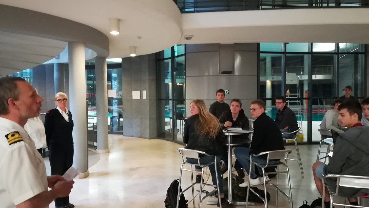 TheBelgianNavy's tweet photo. Mot de bienvenue du commandant #ZENG lors de la première journée de sélection pour les stages de jeunes de cet été. #workingonthefuture #kms_erm_rma https://t.co/jQsyhcWnZ3