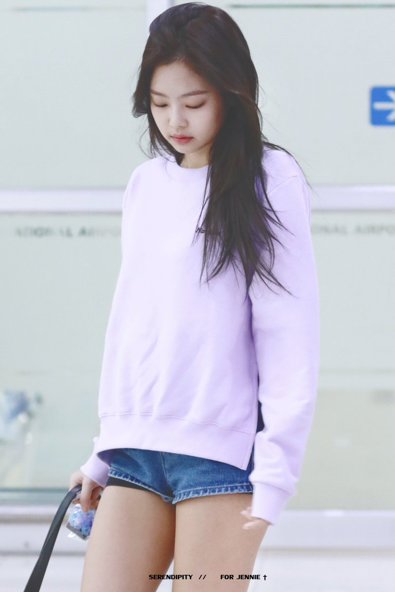 SERENDIPITY_JN's tweet photo. 180422 김포공항 [💫]

 #블랙핑크 #제니 #BLACKPINK #JENNIE #KIMJENNIE https://t.co/vVBCUp0q3M