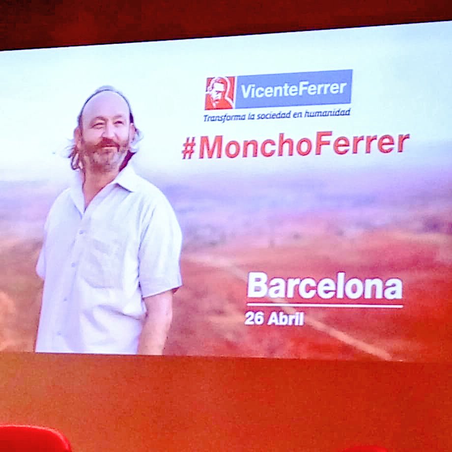 rosabadiarb's tweet photo. 📻Avui a les 12h @comediaSERCAT amb:
♦Moncho Ferrer @FVICENTEFERRER 
♦#querebentinelsactors #LinaLambert @teatrenacional 
♦#Apassionats #Flors Antoni Vicent @floradventure https://t.co/QQgYllFP7Q