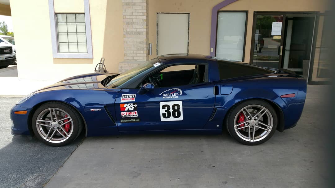 BerryLowman's tweet photo. #Motorama LIVE @b_motorsports  #DejaBlue #Corvette #Z06 P80 on grid in 2018 @NORRC_US season opener #BBORR #120Class https://t.co/lQ3APcO1CW