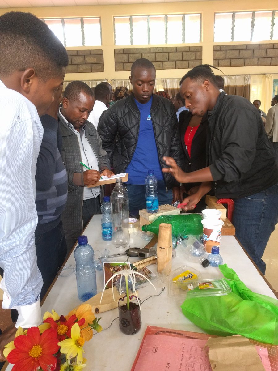 artisanhivee's tweet photo. #CreativeCapacityBuilding they said "we were ones in the darkness and we have seen the light"- empowered to become problem solvers from the grassroots. 
#IDDSKenya2018 #CCB #HCD https://t.co/vV4CSrljKI