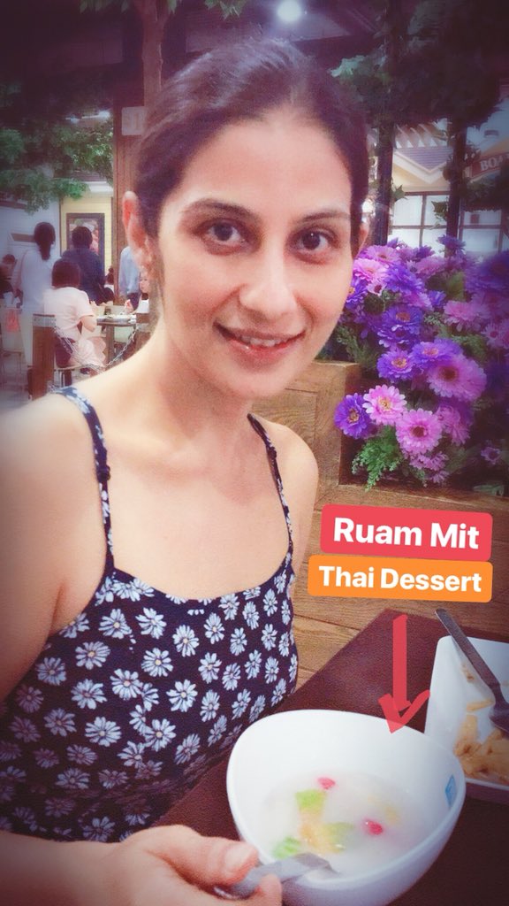 MeghnaFoodMagic's tweet photo. #MeghnaPedia When you visit Thailand, try this dessert- Ruam Mit. Ruam" means "gathering", "Mit" means "friends",You will find it in food courts of malls. They mix Corn Starch, Sugar, Milk, Water Chest Nuts, Jackfruit, Toddy Palm, Palm Seeds, coconut jelly, ice crush #ChefMeghna https://t.co/H3ODChMPfY