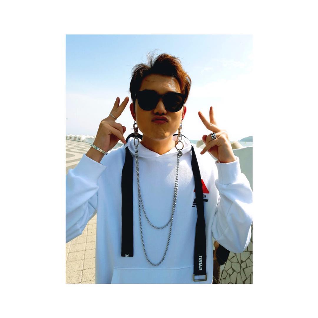 biginstabot's tweet photo. 180428 Benji's Insta post:

Do I win the earring game?
특이한 귀걸이 1등인가요?

#1poundearrings #strongears
#귀짱짱 #옷이전전사진이랑똑같네

Hi

#Benji #벤지 #BoysInGroove #비아이지 https://t.co/5KQWJ6mzCp