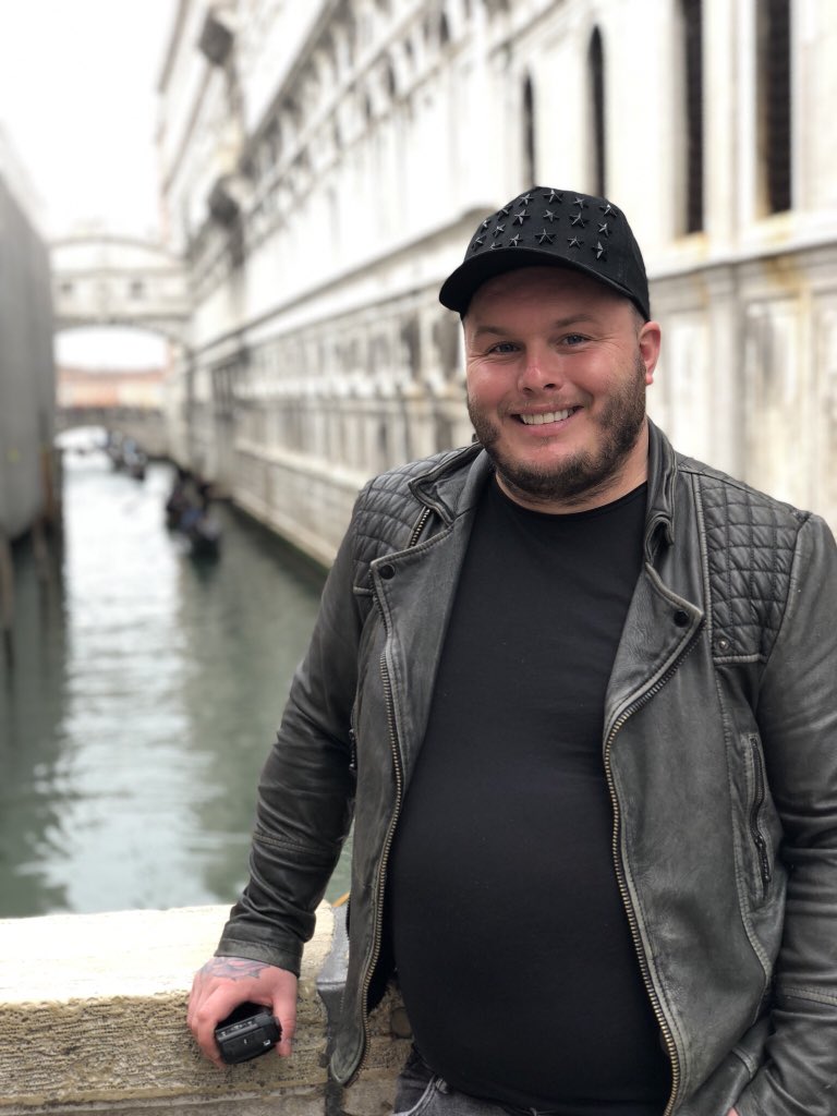 matt_thestylist's tweet photo. Go check out my latest VLOG.... We had the best time in VENICE......
https://t.co/UzJjINTMCZ https://t.co/o3T9FbNpOJ