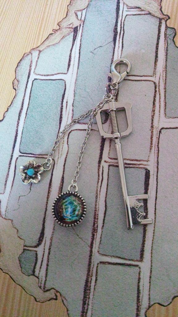 inleather03's tweet photo. #Petite #création avec une #keyblade de #KingdomHearts #kh #clé #blade https://t.co/P4wy7elHB2