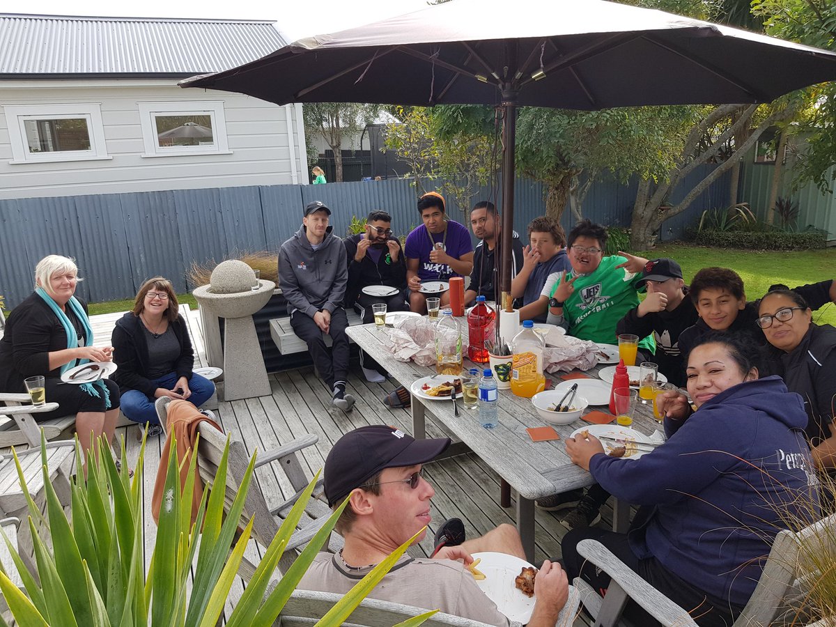 IgniteSportNZ's tweet photo. Annual Ignite Sport bus and van cut, polish and lunch. https://t.co/StHPGvgQ4r