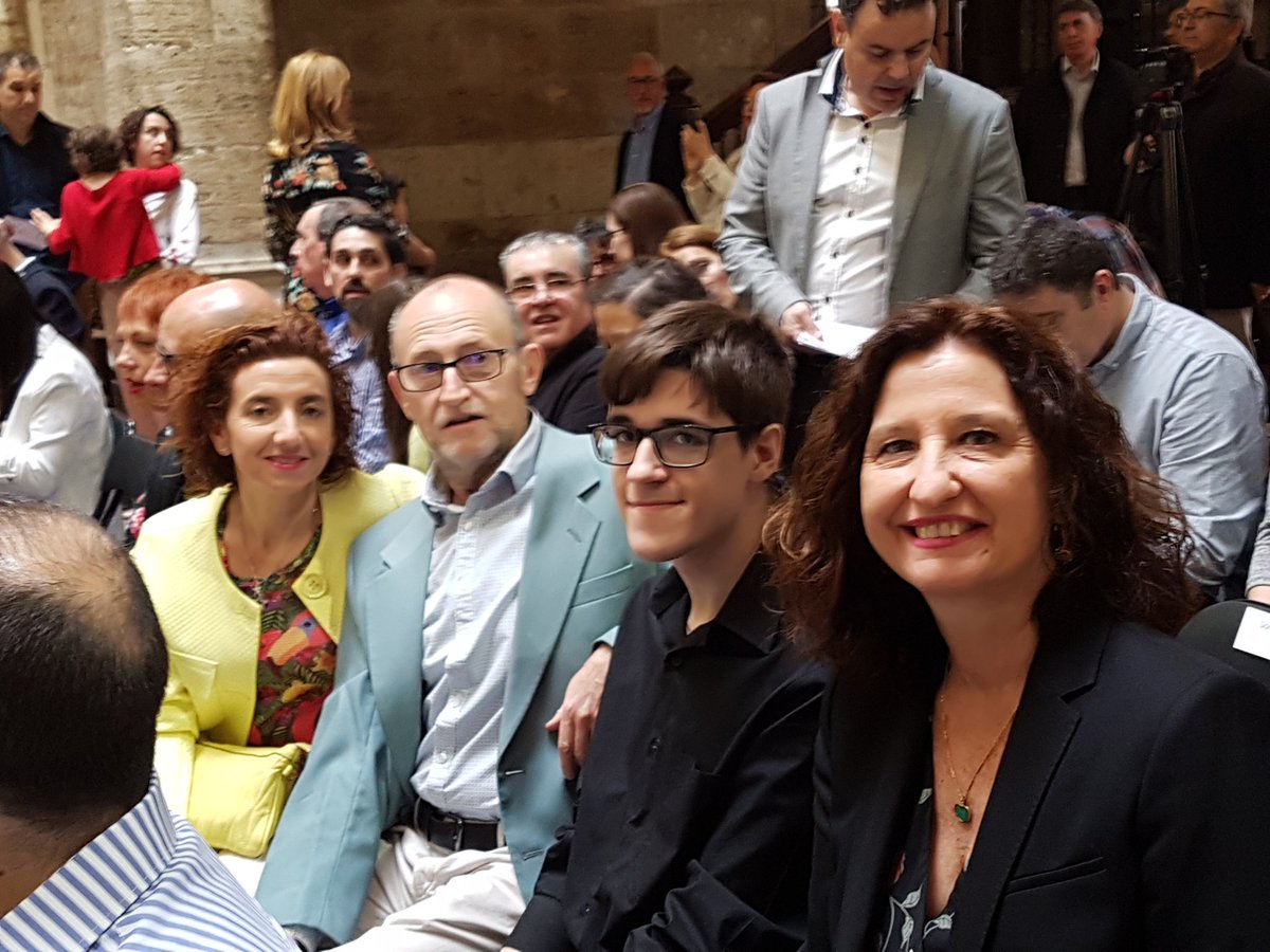 IesccValencia's tweet photo. Premiats centre educatiu ADRIÀ https://t.co/HlxyQ3rCE8
