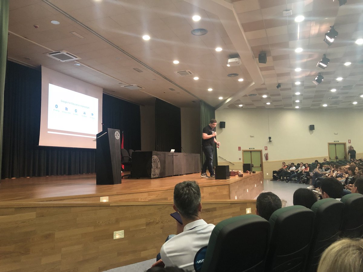 flipped_primary's tweet photo. Que grande @GonzaloETC en #InnoducationMURCIA @innoducation https://t.co/EHbl48DyyZ