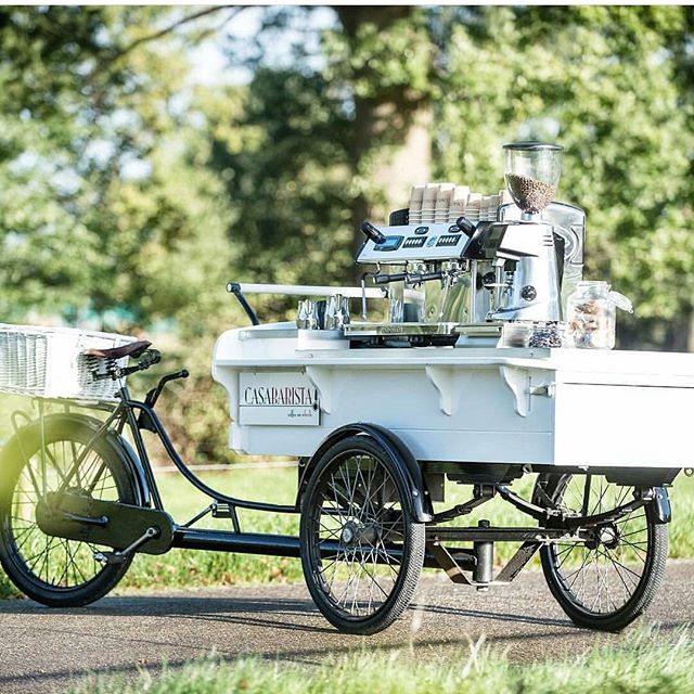 Spring is in the air! Ga jij binnenkort trouwen of heb je een ander zonnig event? Denk dan eens aan onze espresso- bike voor een heerlijke toevoeging aan je event.🌞☕