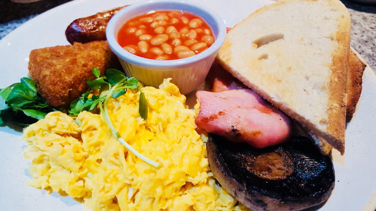 Konnigans's tweet photo. From #artisancoffee to #cake to fresh baked #croissants to #alldaybrunch ....😍😍😍 #konnigans has it covered! #sw18 #sw15 #sw11 #oldyorkroad #thetonsleys @NappyValleyNet @PutneyHive @SouthfieldsL @lovewandsworth https://t.co/jUEuIZQtfA