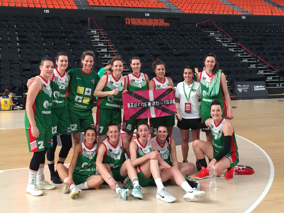 IbaizabalST's tweet photo. "La satisfacción radica en el esfuerzo, no en el logro. El esfuerzo completo es una victoria completa."

Ane, Ainara, Mery, Barni, Peyton, Jone, Eider, Patri, Gracia, Miren, Linda, Esther, Marta + STAFF.

Para nosotr@s sois campeonas.
Qué año tan bonito.
Haundiyak zarete!!!!

💚 https://t.co/Rx2iz7kaLd